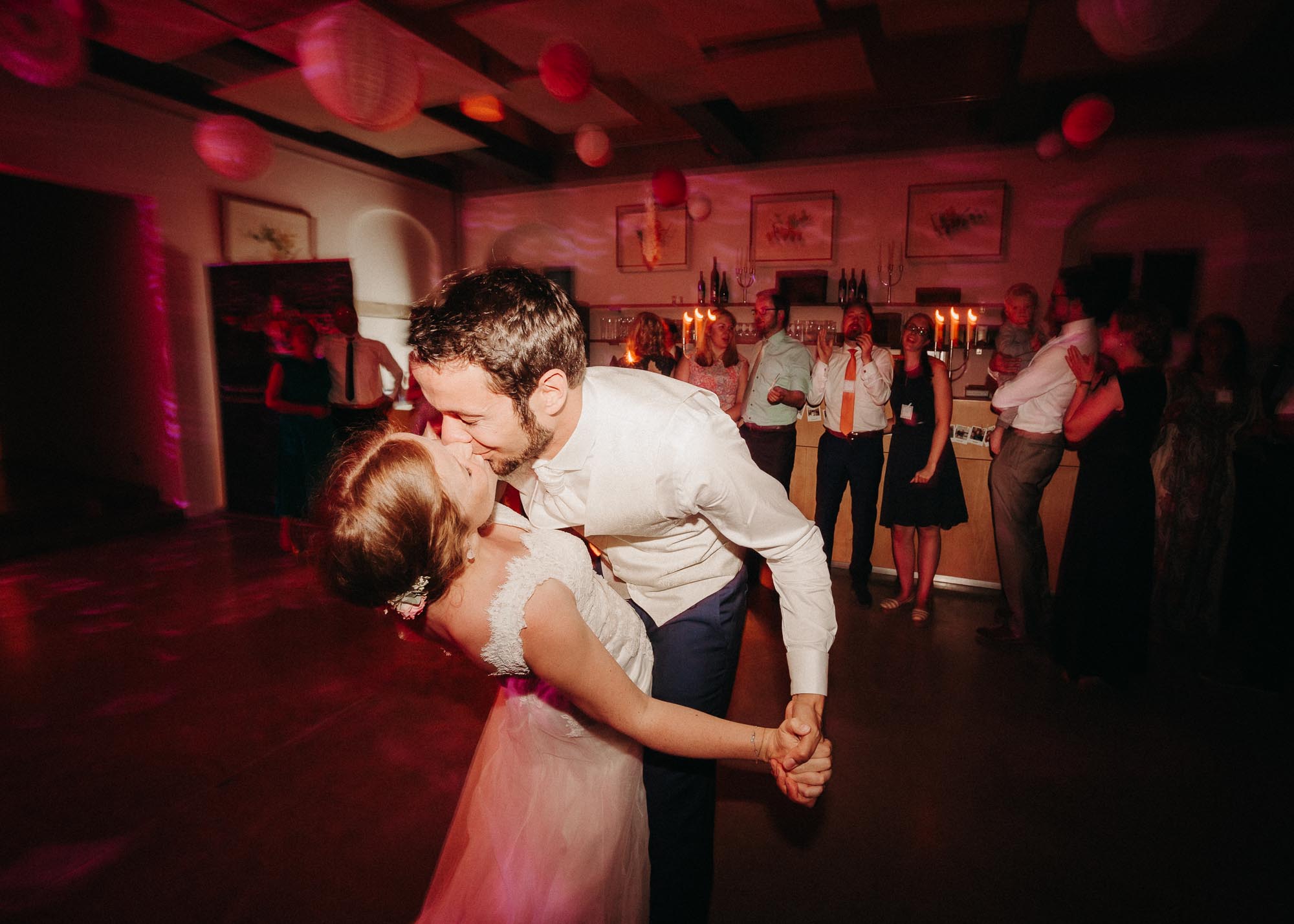 Hochzeitstanz. Hochzeitsfeier. Hochzeitsfotograf im Raum Halle, Leipzig, Dessau, Wittenberg, Dresden und Berlin.