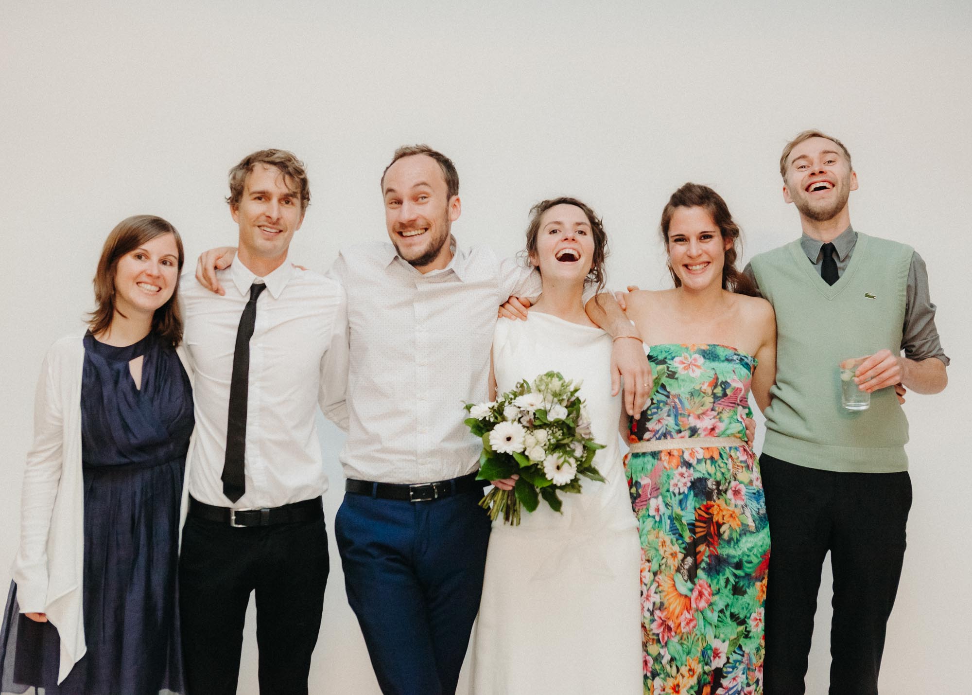 Hochzeitsreportage in Leipzig. Hochzeitsfotograf für unkonventionelle Hochzeit in Leipzig, Halle, Dresden. Moderne Hochzeitsfotografie