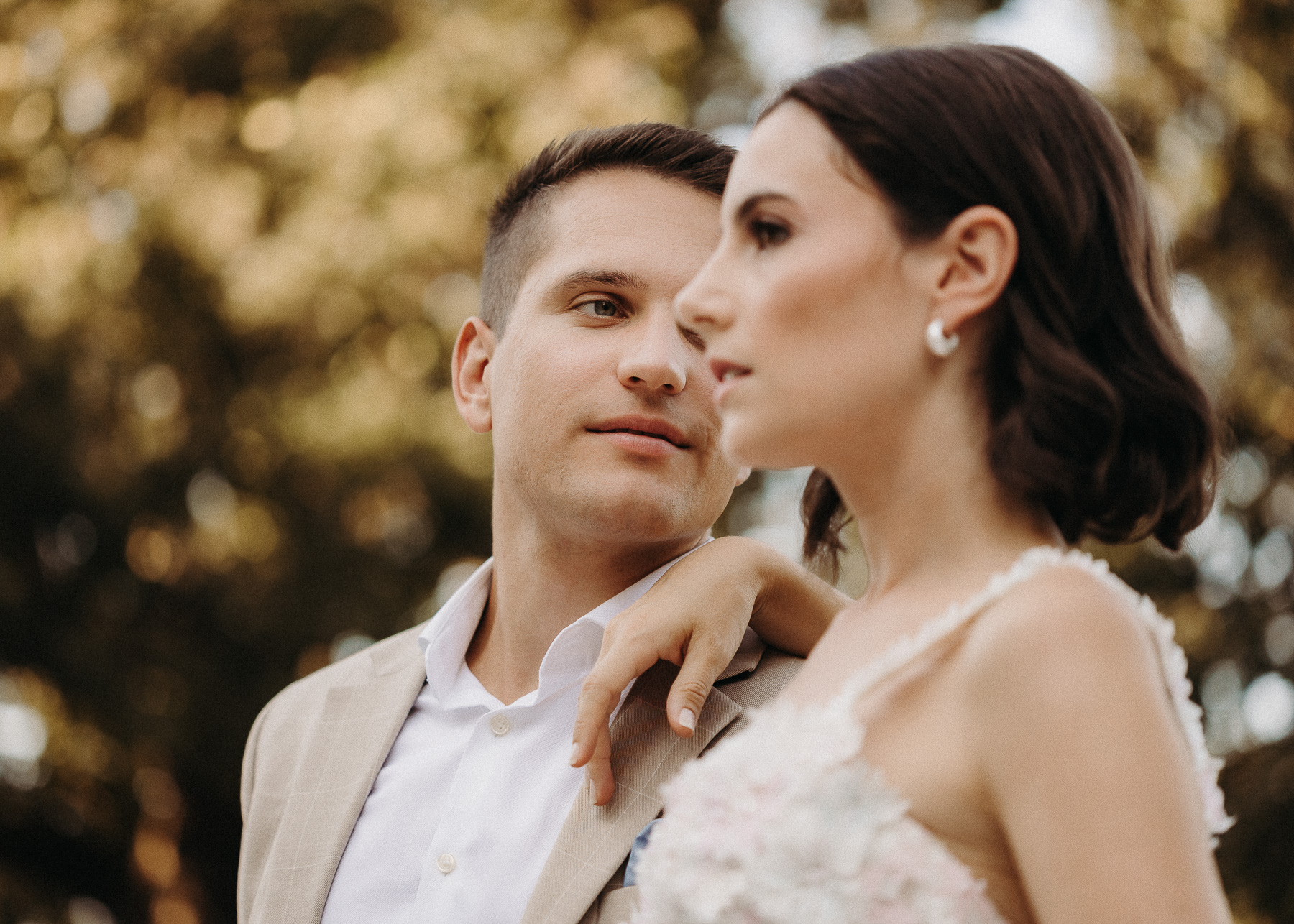 Brautpaar Fotoshooting auf Schloss Hohenprießnitz bei Bad Düben, Leipzig.