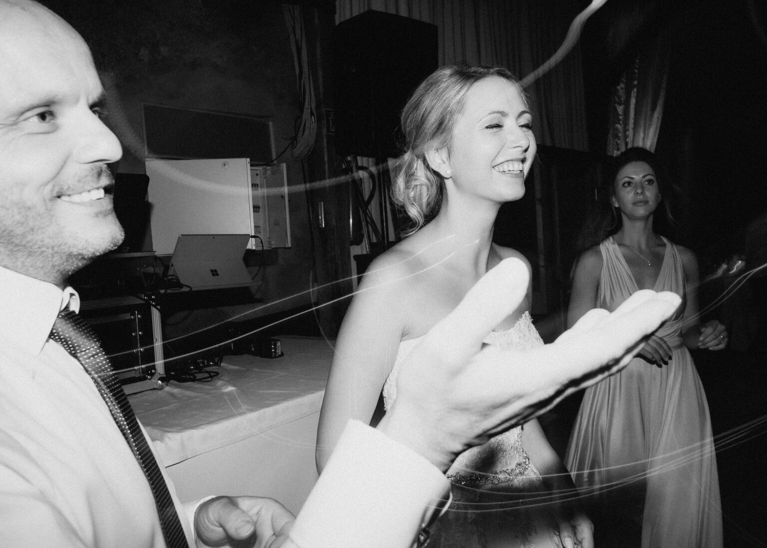 Feierliche Hochzeitsgesellschaft in Halle Saale